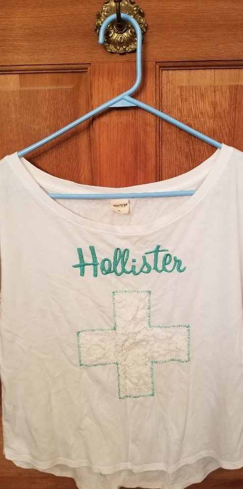 Hollister T shirt